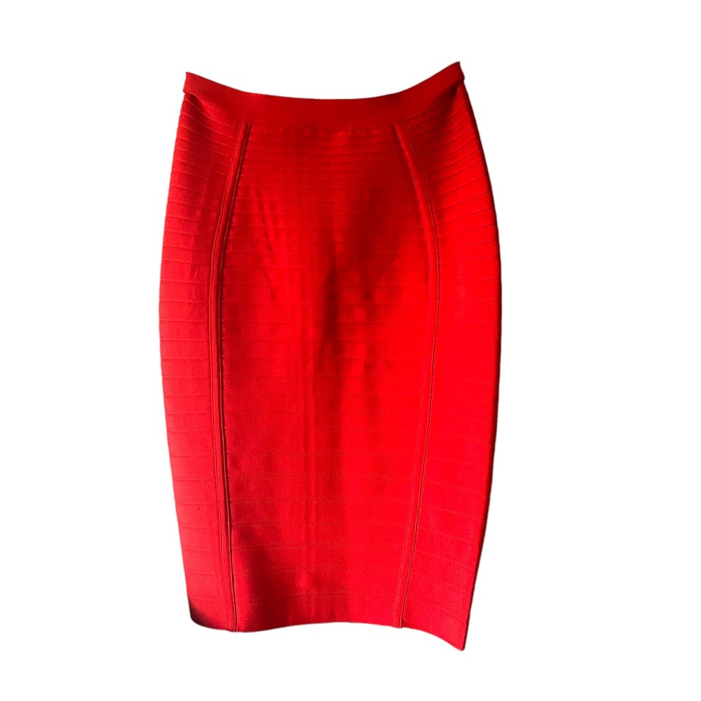 NWOT✨ Vibrate red pencil skit